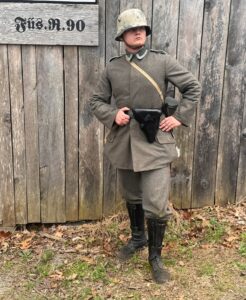Feldbluse M15 in use