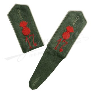 Shoulder boards for Feldartillerie (early war pattern)